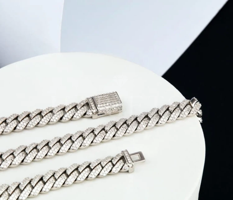 bracelet-cubain-avec-moissanites-8mm-argent-hariets.jpg