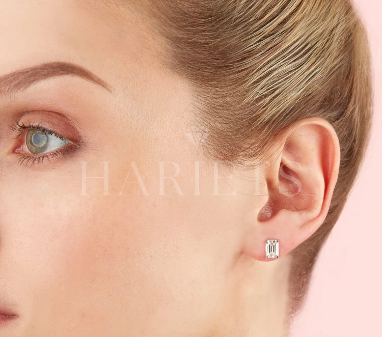 puces-doreilles-moissanite-1ct-taille-emeraude-porte-argent-eden-hariets.jpg
