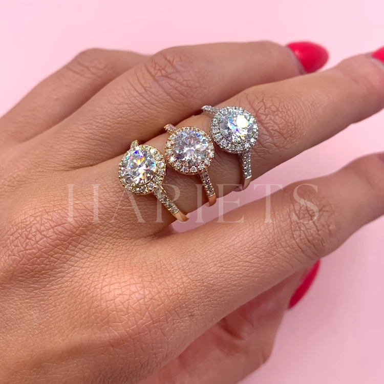 bague-de-fiancailles-halo-moissanite-1ct-taille-brillant-comparaison-or-mirage-hariets.jpg