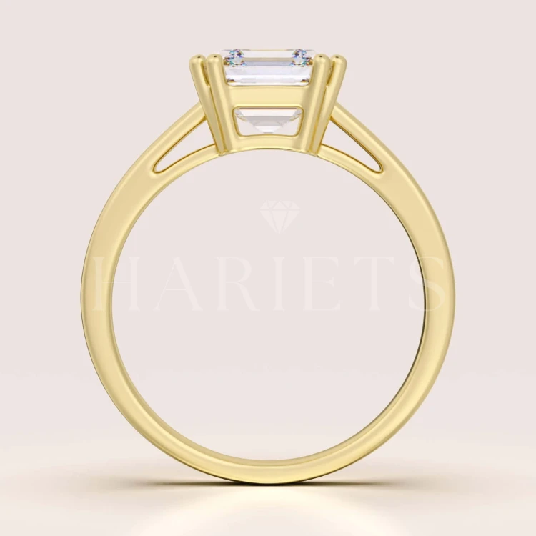 bague-fiancailles-solitaire-dazzle-moissanite-1ct-taille-asscher-vue-face-or-jaune-hariets.jpg