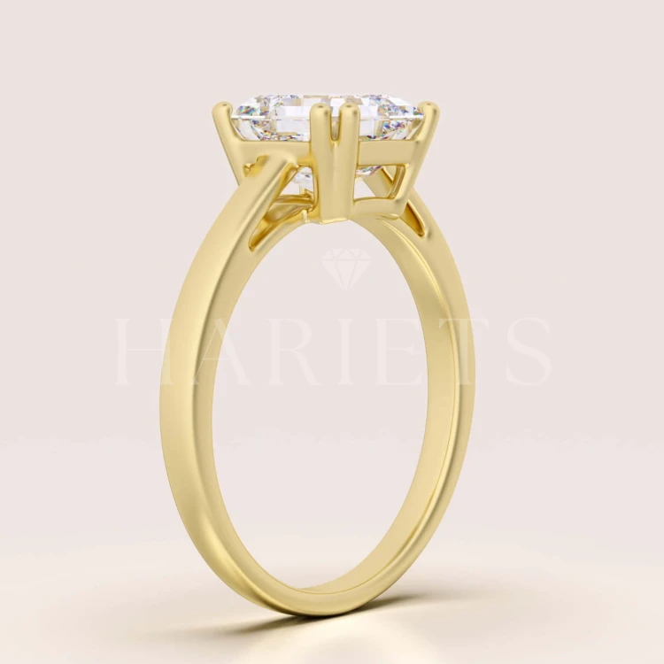 bague-fiancailles-solitaire-dazzle-moissanite-1ct-taille-asscher-vue-cote-or-jaune-hariets.jpg