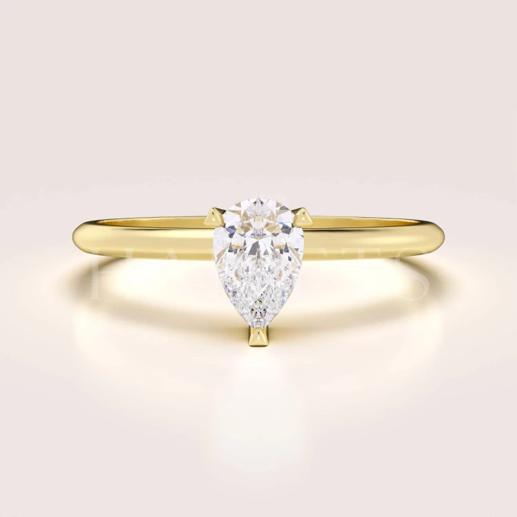 bague-fiancailles-moissanite-0-5ct-taille-poire-or-jaune-hariets.jpg