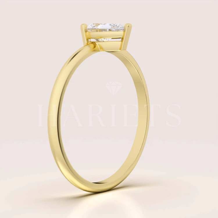bague-fiancailles-teardrop-moissanite-0-5ct-taille-poire-cote-or-jaune-hariets.jpg