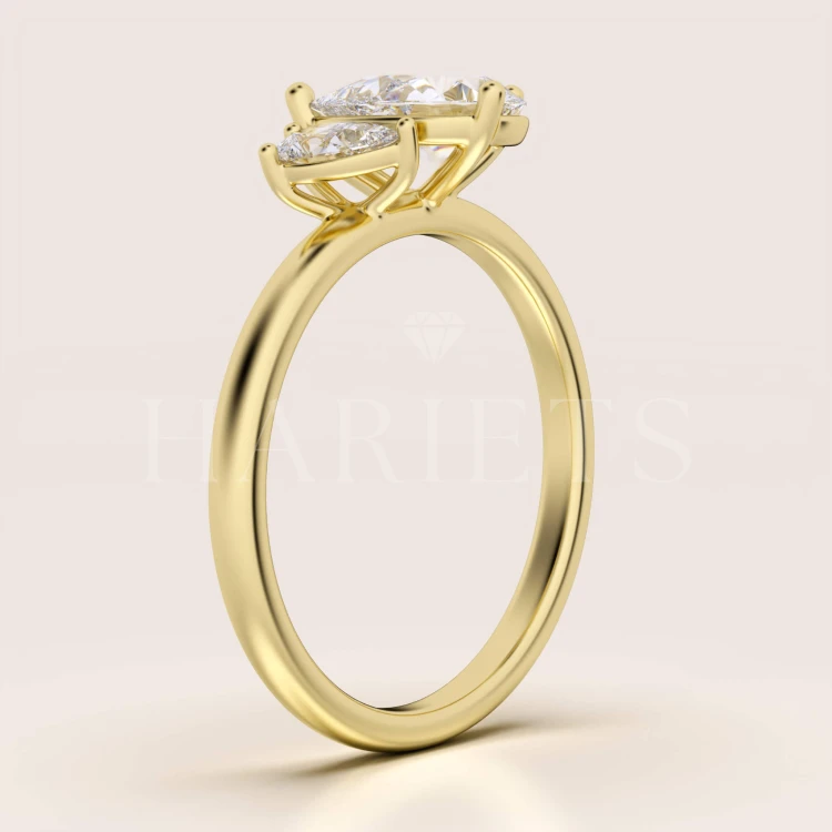 bague-de-fiancailles-toi-et-moi-moissanite-1-6ct-taille-poire-profil-or-jaune-twin-pears-hariets.jpg