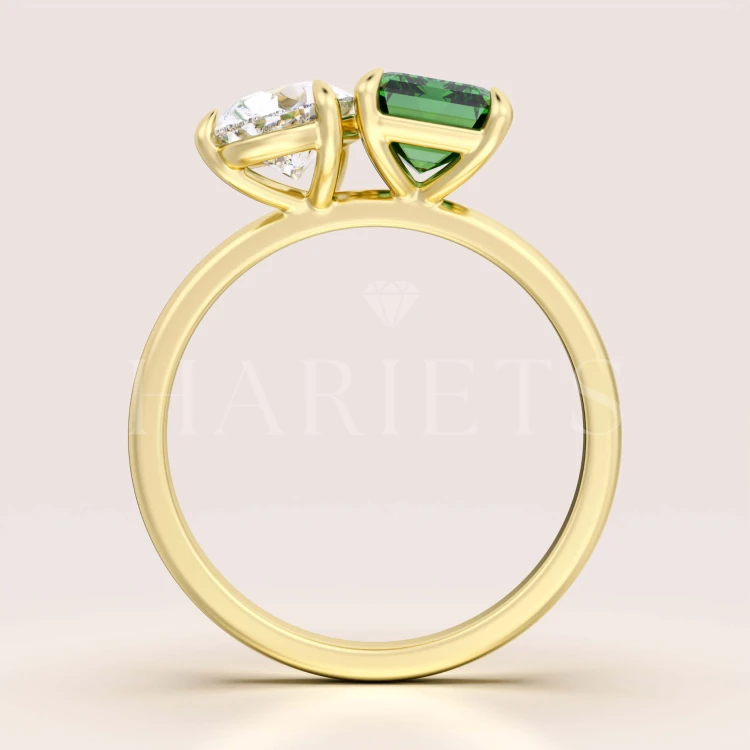 bague-de-fiancailles-toi-et-moi-emeraude-hydrothermale-3-5ct-taille-emeraude-poire-face-or-jaune-gemini-hariets.