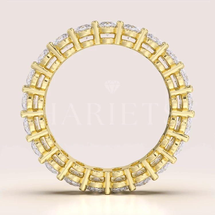 alliance-eternity-avec-moissanites-taille-ovale-face-or-jaune-hariets.
