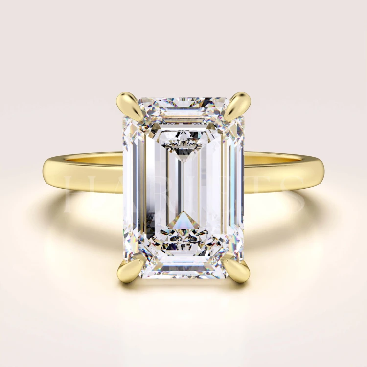 bague-de-fiancailles-royal-stones-moissanite-5ct-taille-emeraude-argent-dore-nobilis-hariets.jpg