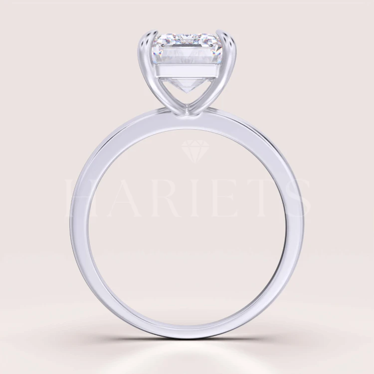 bague-de-fiancailles-royal-stones-moissanite-5ct-taille-emeraude-face-argent-nobilis-hariets.jpg