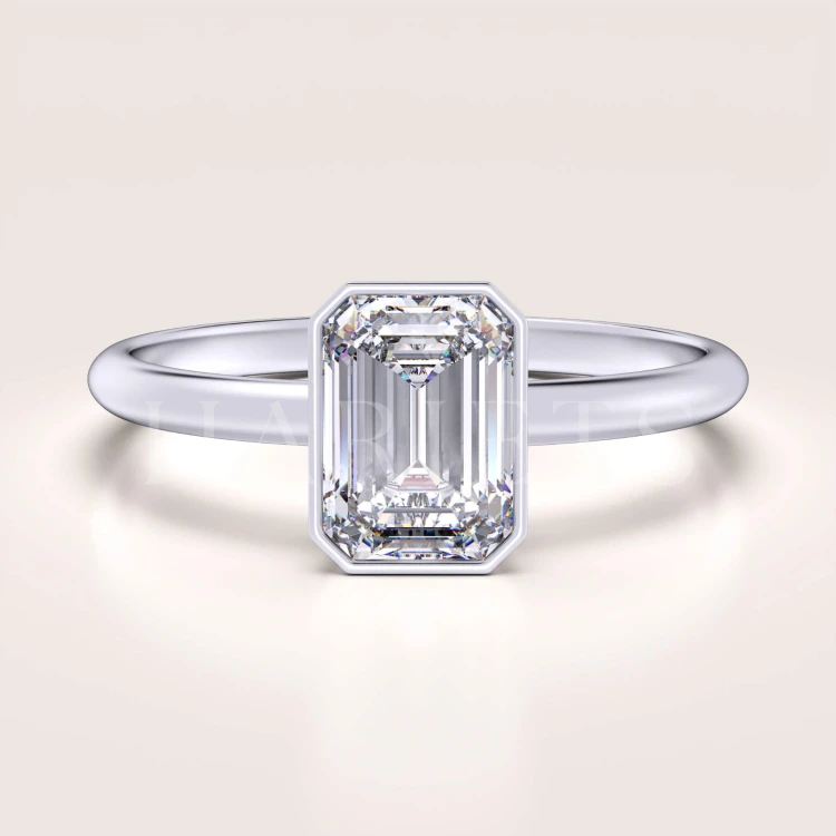 bague-de-fiancailles-bezel-moissanite-1ct-taille-emeraude-or-blanc-stellar-hariets.jpg