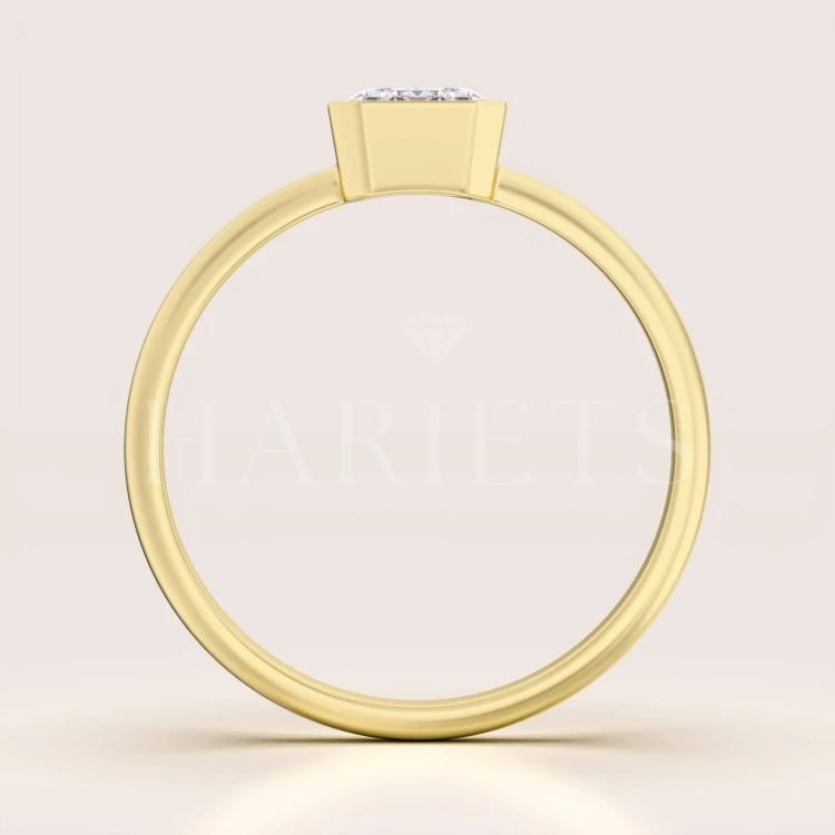 bague-de-fiancailles-bezel-moissanite-1ct-taille-emeraude-face-or-jaune-stellar-hariets.jpg
