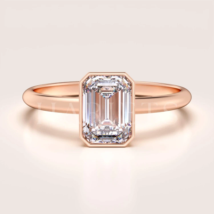 bague-de-fiancailles-bezel-moissanite-1ct-taille-emeraude-or-rose-stellar-hariets.jpg