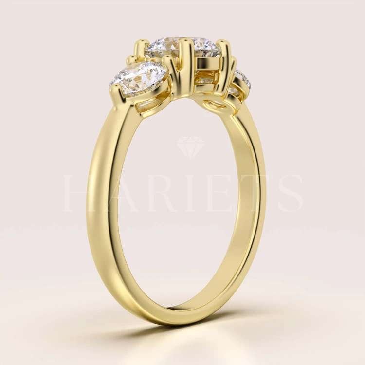 bague-de-fiancailles-trinity-moissanite-2ct-taille-brillant-profil-or-jaune-trigem-hariets.jpg