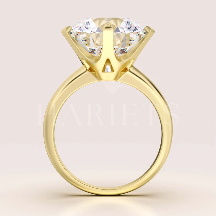 bague-de-fiancailles-royal-stones-moissanite-1-2ct-taille-brillant-face-or-jaune-queen-hariets.jpg