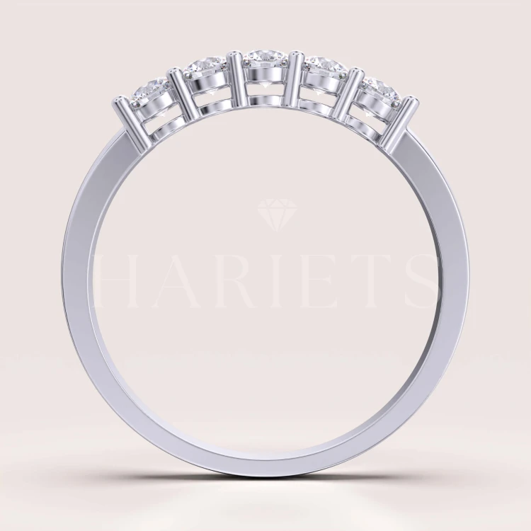 anneau-avec-cinq-moissanites-0-5ct-taille-brillant-face-argent-bangle-hariets.jpg