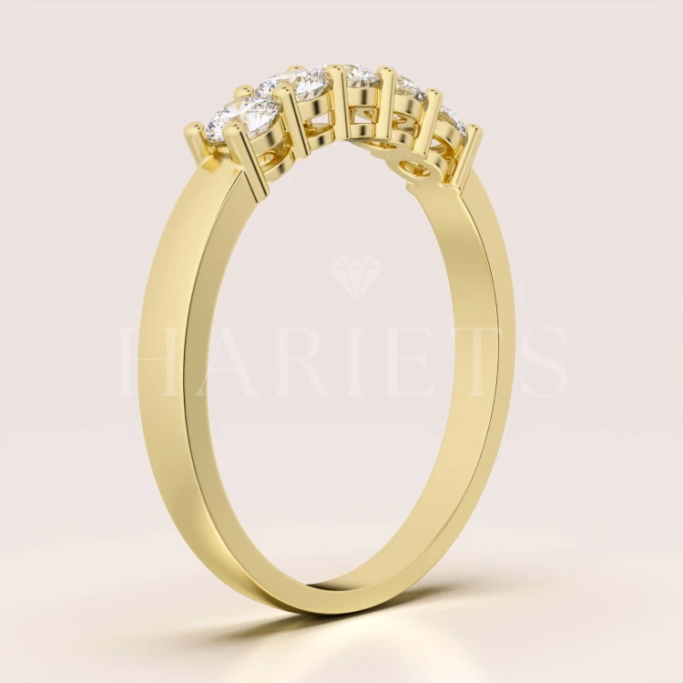 anneau-avec-cinq-moissanites-0-5ct-taille-brillant-profil-or-jaune-bangle-hariets.jpg