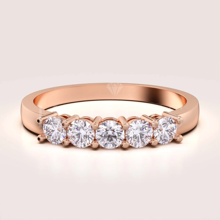 anneau-avec-cinq-moissanites-0-5ct-taille-brillant-or-rose-bangle-hariets.jpg