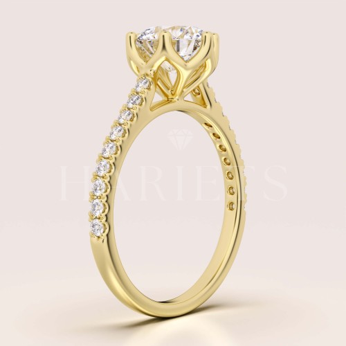 bague-fiancailles-halo-flora-moissanite-1_5ct-taille-brillant-cote-or-jaune-hariets.jpg