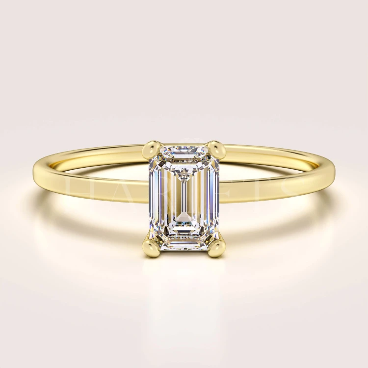 bague-fiancailles-petit-diamant-laboratoire-0-5ct-taille-emeraude-or-jaune-finesse-hariets.jpg