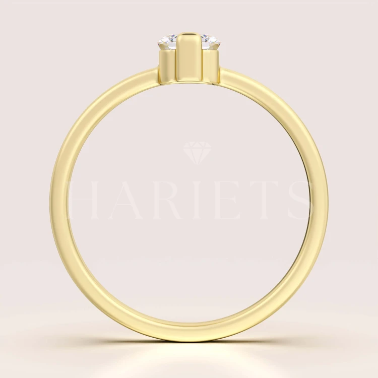 bague-fiancailles-petit-moissanite-0-5ct-taille-asscher-face-or-jaune-vesper-hariets.jpg
