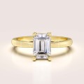 bague-fiancailles-solitaire-rapture-moissanite-1ct-taille-emeraude-argent-dore-hariets.jpg