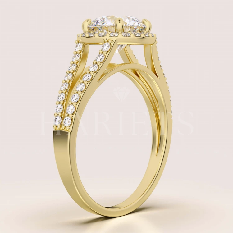 bague-fiancailles-halo-moissanite-2ct-taille-brillant-côté-or-jaune-dualrail-hariets.jpg