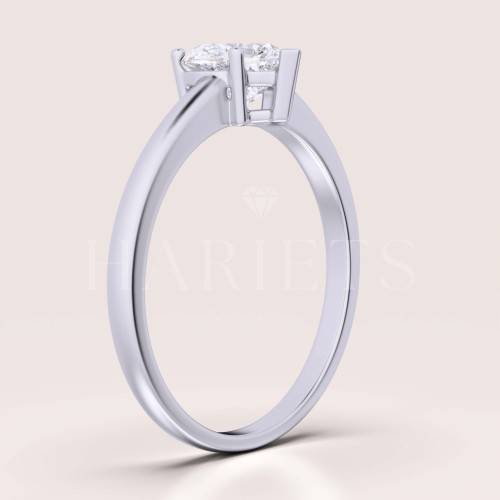 bague-fiancailles-solitaire-cœur-moissanite-1ct-taille-cœur-côté-or-blanc-hariets.jpg
