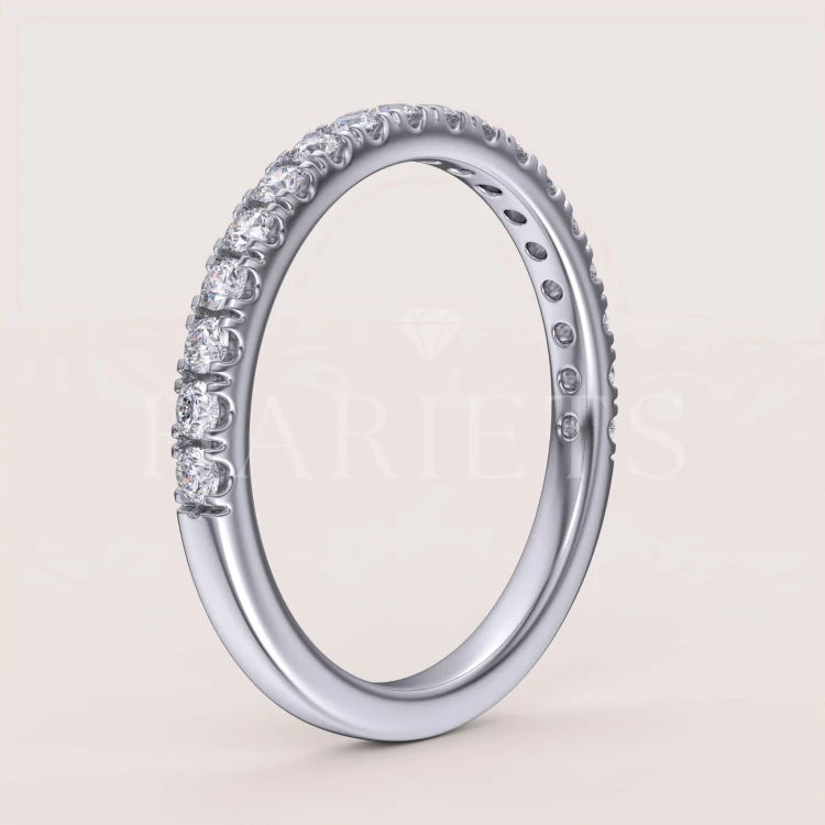 alliance-avec-moissanites-0-27ct-taille-brillant-cote-or-blanc-harmony-hariets.jpg