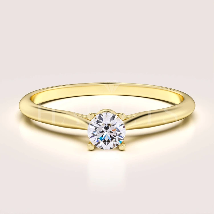bague-de-fiancailles-solitaire-blink-moissanite-0-3ct-taille-brillant-or-jaune-hariets.jpg
