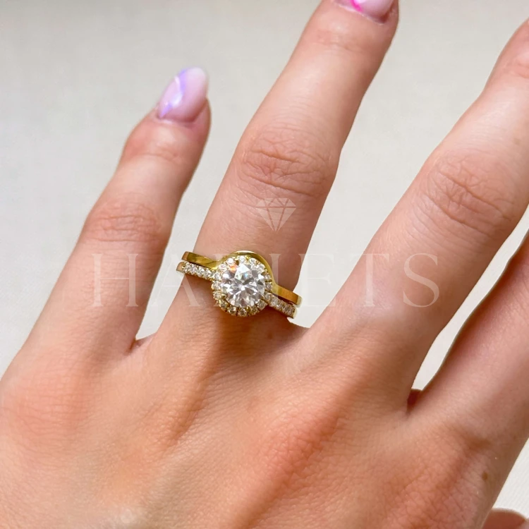bague-curve-au-doigt-complet-or-jaune-aurea-hariets.