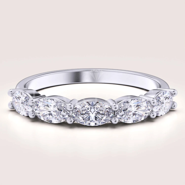 bague-avec-cinq-moissanites-1-5ct-taille-ovale-or-blanc-ovalia-hariets
