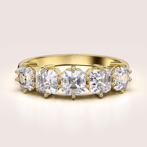 bague-avec-cinq-moissanites-taille-asscher-or-jaune-lidia-hariets