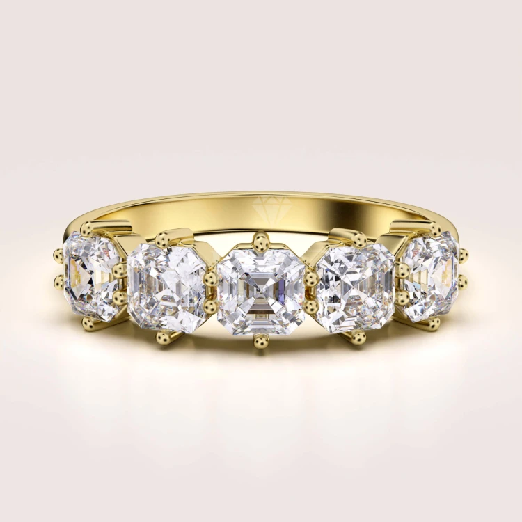 bague-avec-cinq-moissanites-taille-asscher-or-jaune-lidia-hariets