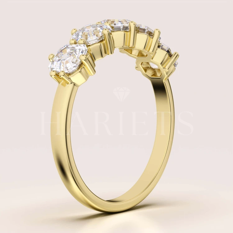 bague-avec-cinq-moissanites-taille-asscher-profil-or-jaune-lidia-hariets