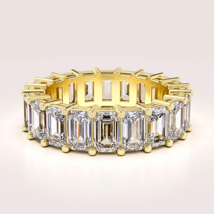 bague-eternity-avec-moissanites-taille-emeraude-or-jaune-hariets
