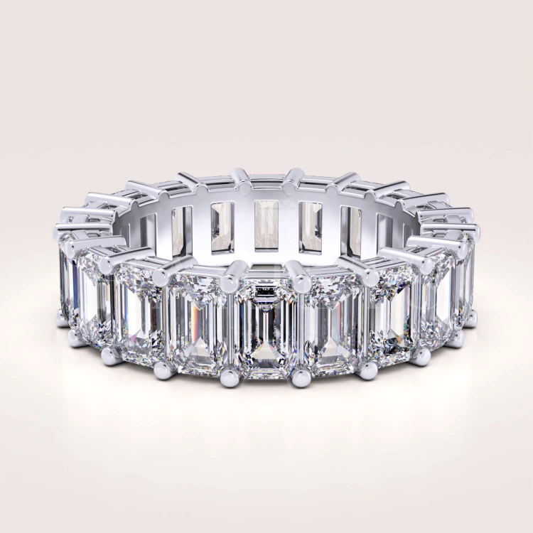 bague-eternity-avec-moissanites-taille-emeraude-or-blanc-hariets
