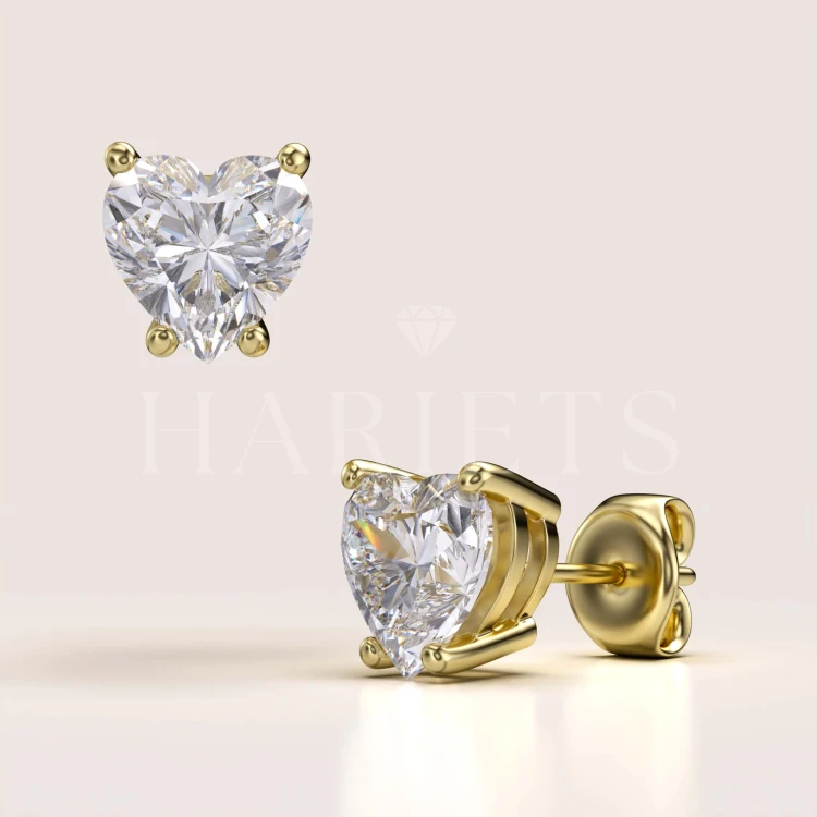 boucles-oreilles-puces-argent-dore-avec-moissanite-1ct-taille-coeur-hariets.jpg
