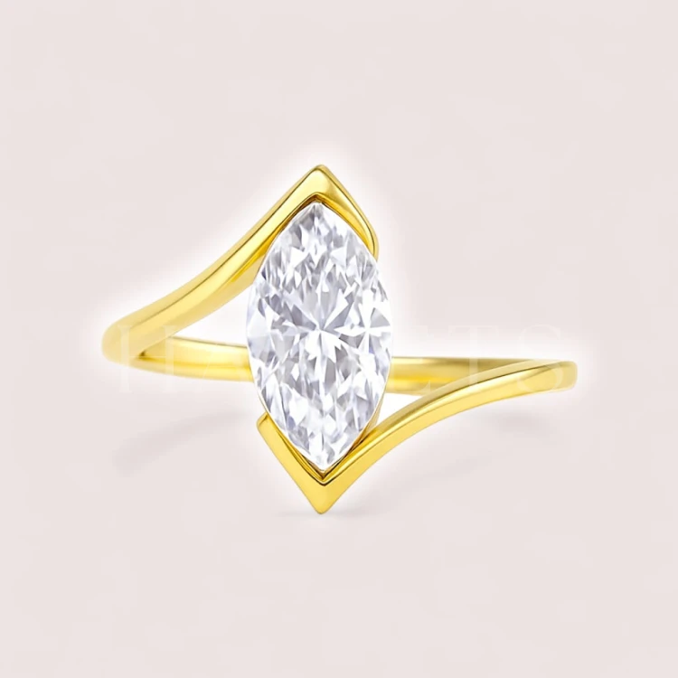 bague-argent-dore-avec-moissanite-1ct-taille-marquise-minerva-hariets.jpg