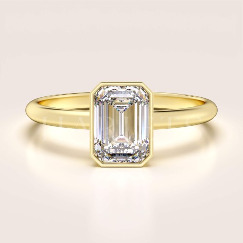 bague-de-fiancailles-bezel-diamant-laboratoire-1ct-taille-emeraude-or-jaune-stellar-hariets