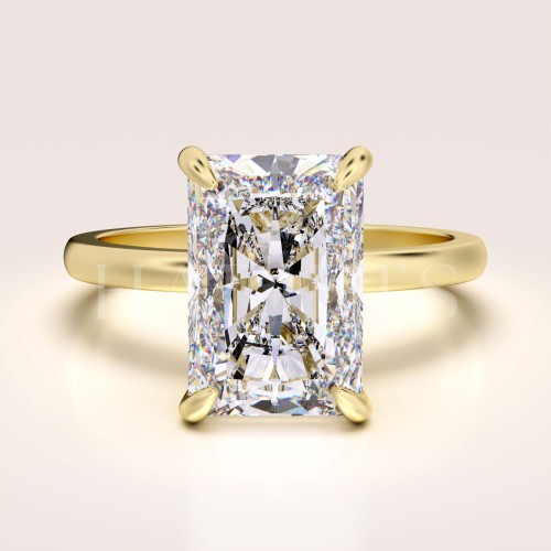 bague-de-fiançailles-royal-stones-moissanite-5ct-taille-radiant-or-jaune-avalon-hariets.jpg