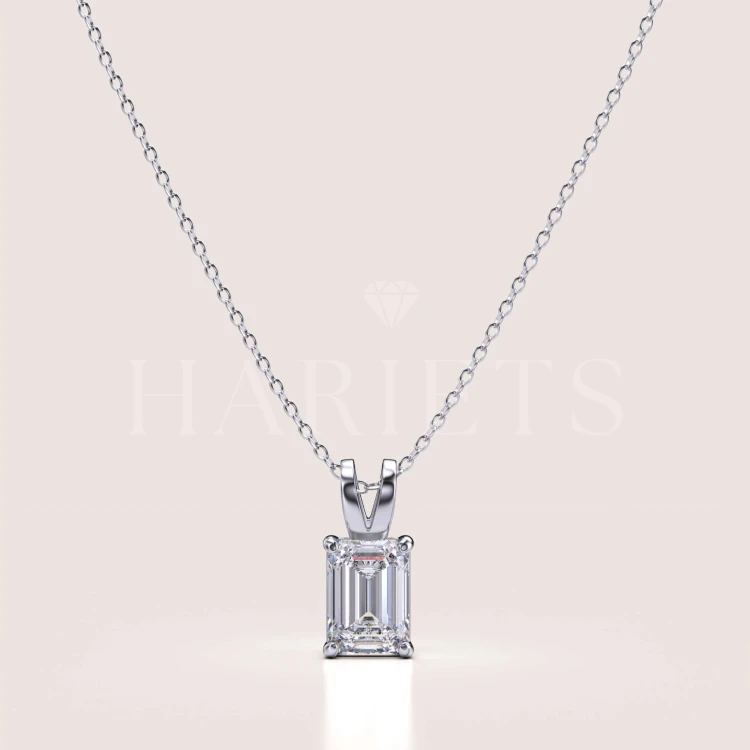 collier-en-or-avec-moissanite-taille-emerald-or-blanc-mellow-hariets.jpg