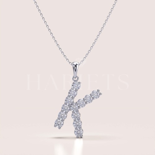 collier-en-or-avec-moissanites-lettre-or-blanc-hariets.jpg