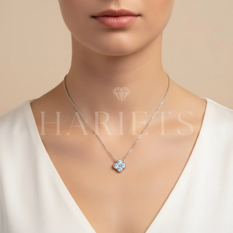 collier-en-argent-avec-moissanites-trefle-argent-925-porté-hariets.jpg