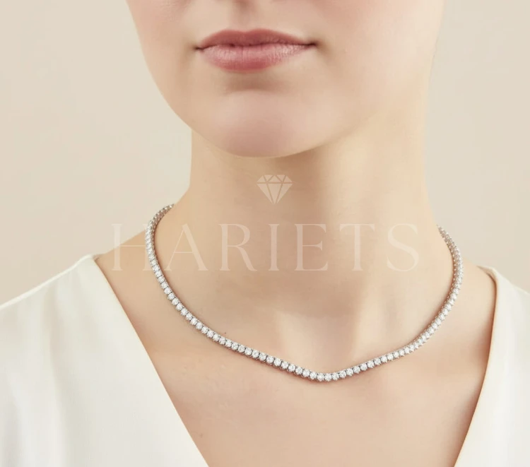 collier-tennis-avec-moissanites-3mm-3claw-argent-925-sur-le-modele-hariets.jpg
