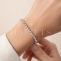 bracelet-avec-moissanites-3mm-3claw-argent-925-sur-le-modele-hariets.jpg