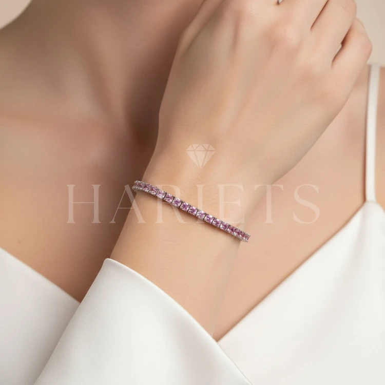 bracelet-tennis-avec-moissanites-roses-3mm-argent-925-sur-le-modele-hariets.jpg