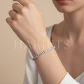 bracelet-tennis-avec-moissanites-2-5mm-argent-925-sur-le-modele-hariets.jpg