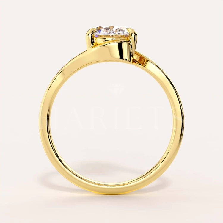 bague-moissanite-taille-ovale-2ct-anneau-courbe-or-jaune-avant-muse-hariets.jpg