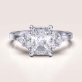 bague-de-fiancailles-trinity-diamant-de-laboratoire-1ct-taille-radiant-or-blanc-legacy-hariets.jpg