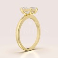 bague-de-fiançailles-solitaire-verity-diamant-de-laboratoire-1ct-taille-émeraude-vue-côté-or-jaune-hariets.
