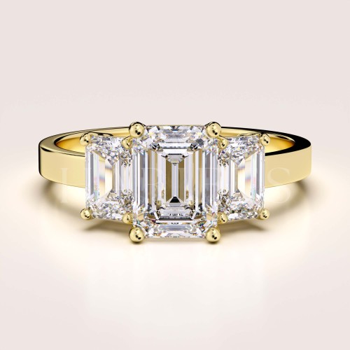 bague-de-fiancailles-trinity-diamant-de-laboratoire-3ct-taille-emeraude-or-jaune-envy-hariets.jpg